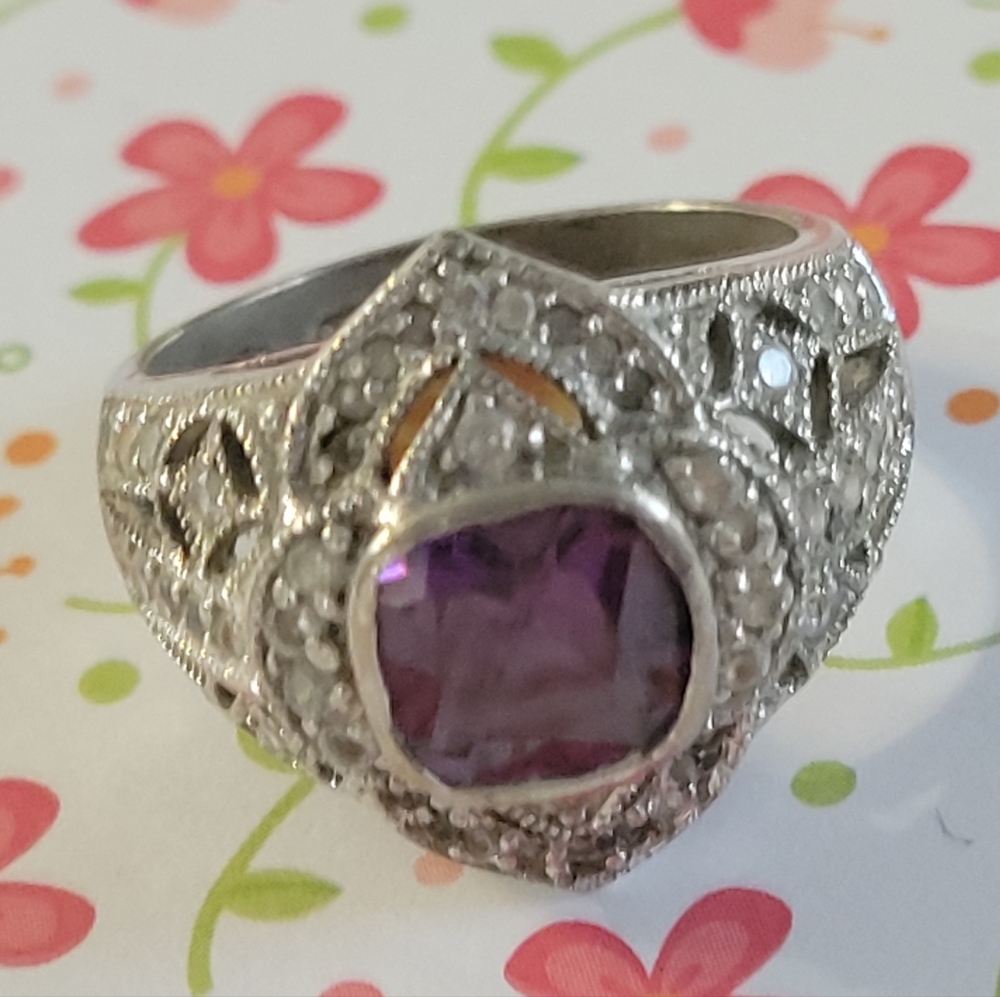 Vintage Sterling silver .925 Unique flower setting w amethyst & CZs